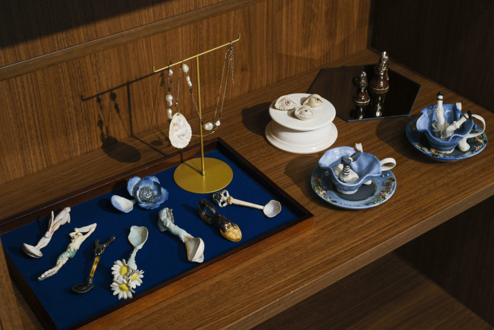 村上仁美・沖綾乃 二人展　 -密やかなる日常-　展示風景   Photo: Yamashita Takahisa