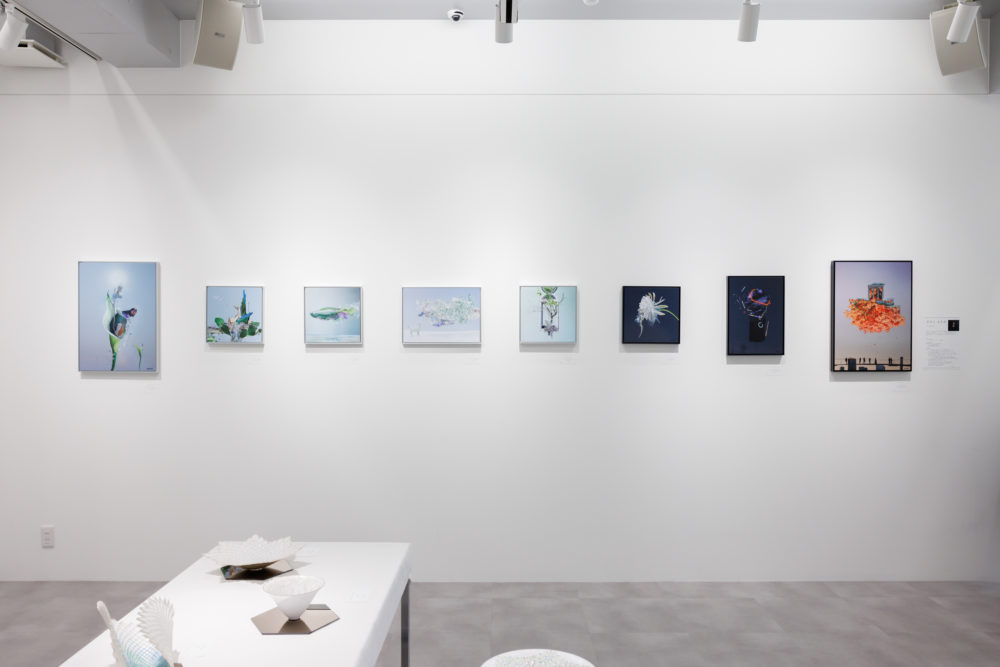 クスミエリカ自ら撮影した素材との組み合わせによる幻想的な世界が広がる　Photo: Kusumi Erika