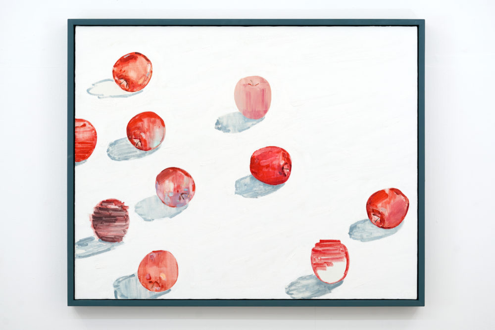 小津 航 “Ten Apples on the Ground” 2024